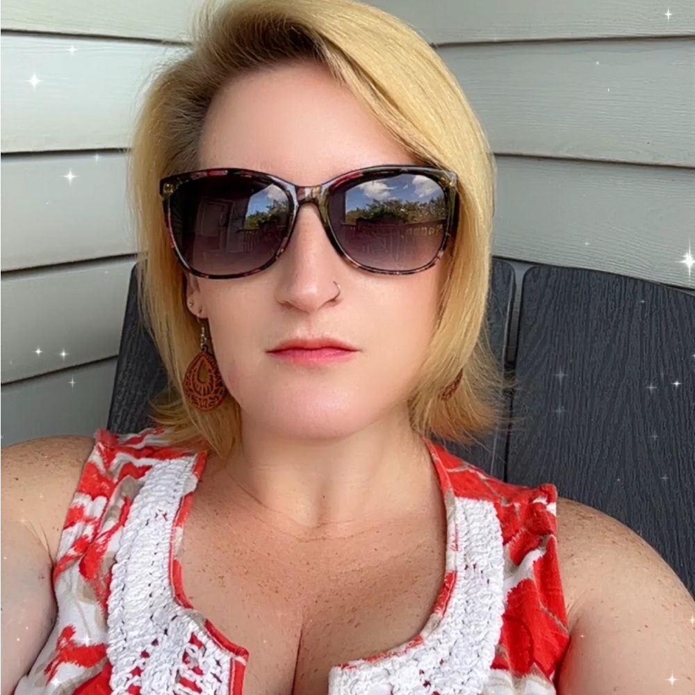 Meet your Posher, Sara